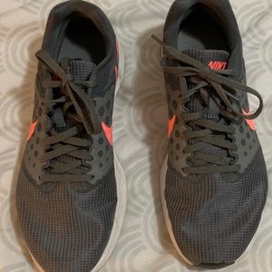 Nike Downshifter 7 running shoes, size 9 1/2